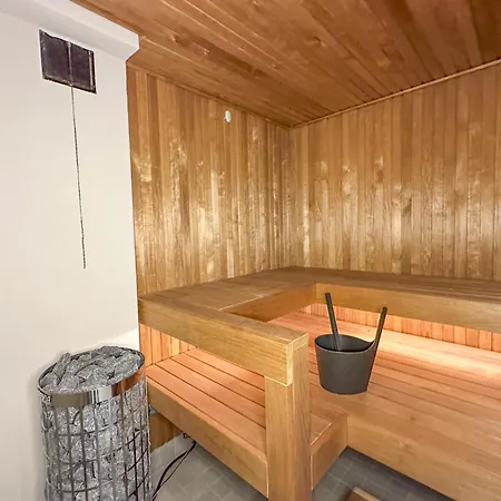 Unique Caravan With Private Sauna, Parking & Wifi Lägenhet *