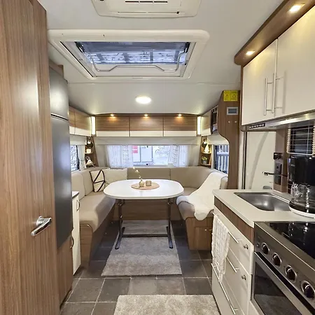 Unique Caravan With Private Sauna, Parking & Wifi * Rovaniemi