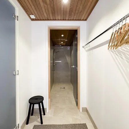 Unique Caravan With Private Sauna, Parking & Wifi * Rovaniemi