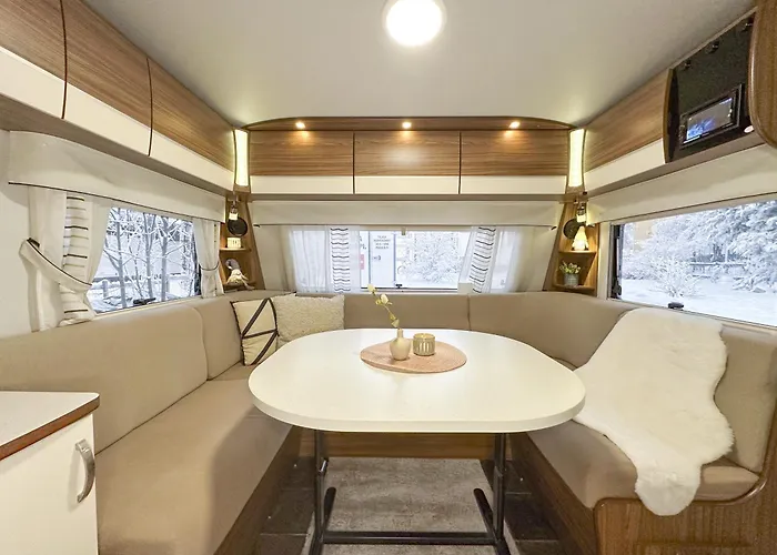 Unique Caravan With Private Sauna, Parking & Wifi 아파트 *