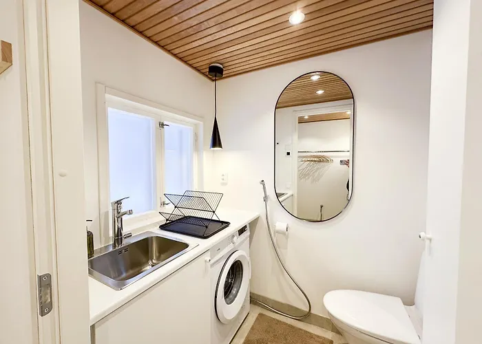 Unique Caravan With Private Sauna, Parking & Wifi 아파트 로바니에미