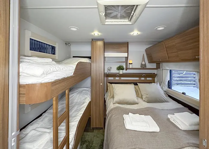 Unique Caravan With Private Sauna, Parking & Wifi 아파트